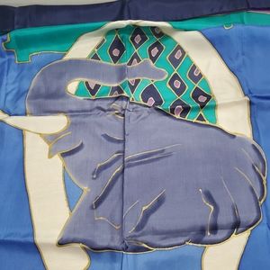 🌹Stunning Handmade Square Elephant Scarf